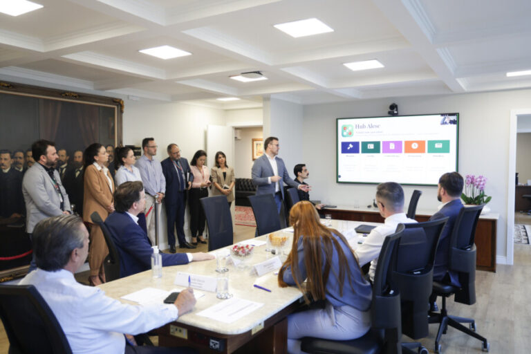 IMG_7744.JPG-900x600