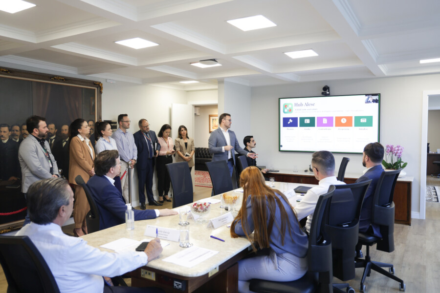 IMG_7744.JPG-900x600