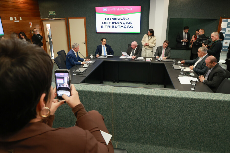 2026-05-19_COMISSAO_FINANCAS_DC-3-900x600